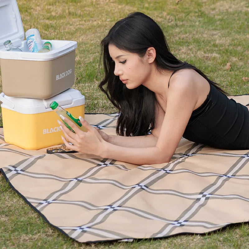 BLACKDOG Summer Picnic Mat – Waterproof & Foldable Beach Blanket - Image 6