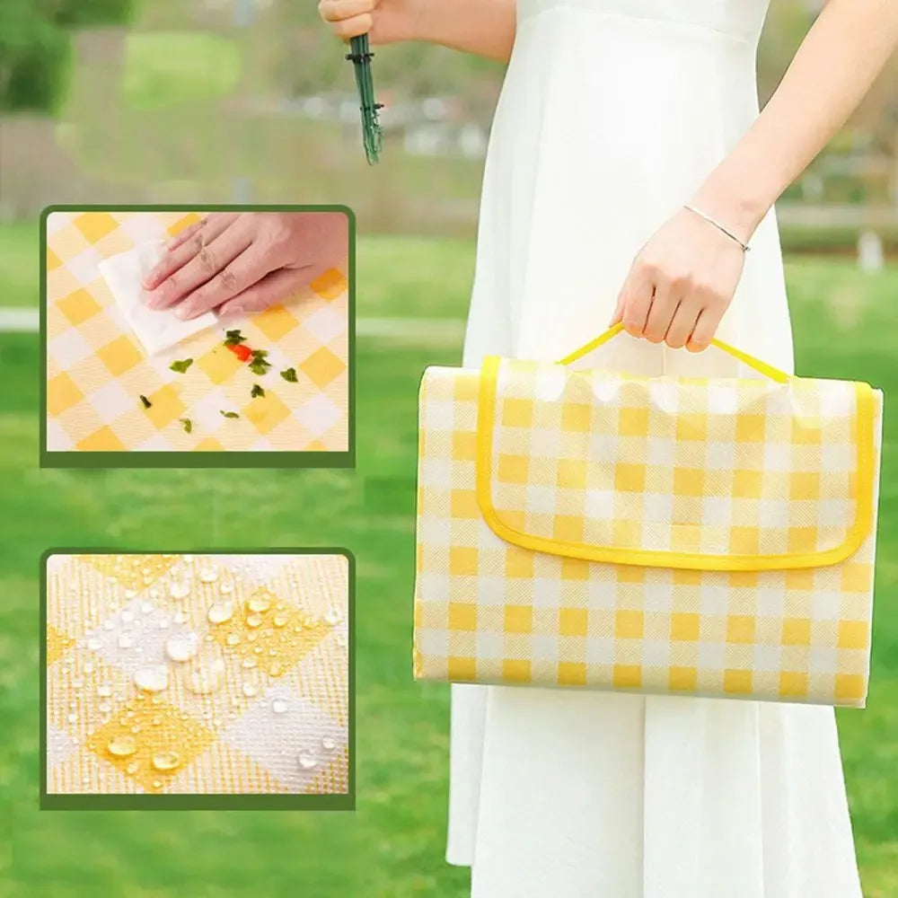 Foldable Outdoor Picnic Pad – Waterproof & Lightweight Beach Mat - Image 4